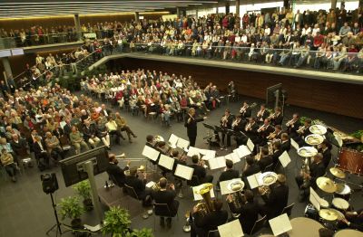 In Hall erfolgt 2004 die feierliche Eröffnung des zweiten AZW Standortes.