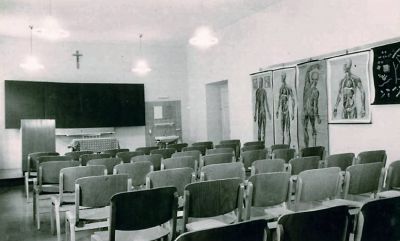Der Lehrsaal der Krankenpflegeschule nach der Modernisierung in den 1950ern.
