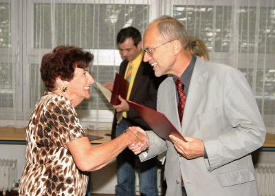 Landessanitätsdirektor HR Dr. Christoph Neuner überreicht das diamantene Jubikäumsdiplom, 2009.