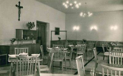 Der Speisesaal der Krankenpflegeschule wurde in den Fünfziger Jahren für rund 65 Personen konzipiert.